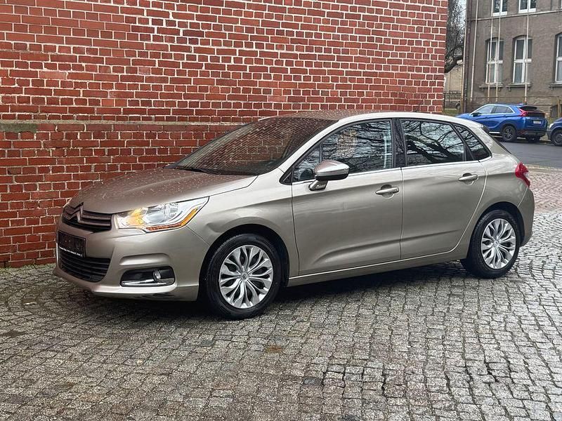 Gebraucht Citroën C4 SELECTION 120 PS (88 kW) 2013 Beige Limousine