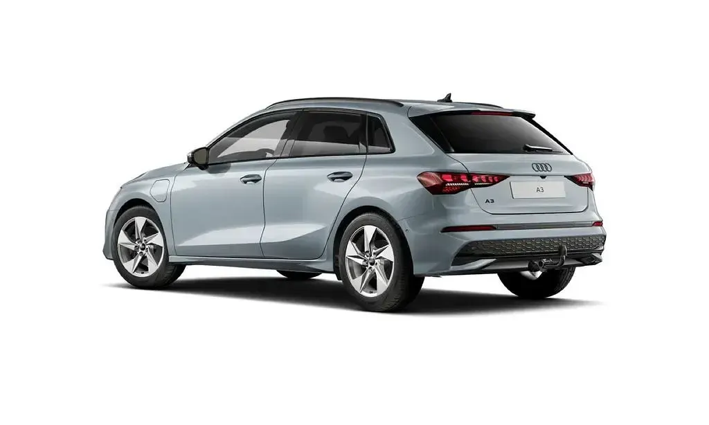 Second-hand Audi A3 Sport 204 CP (150 kW) 2025 Gri Berlinǎ