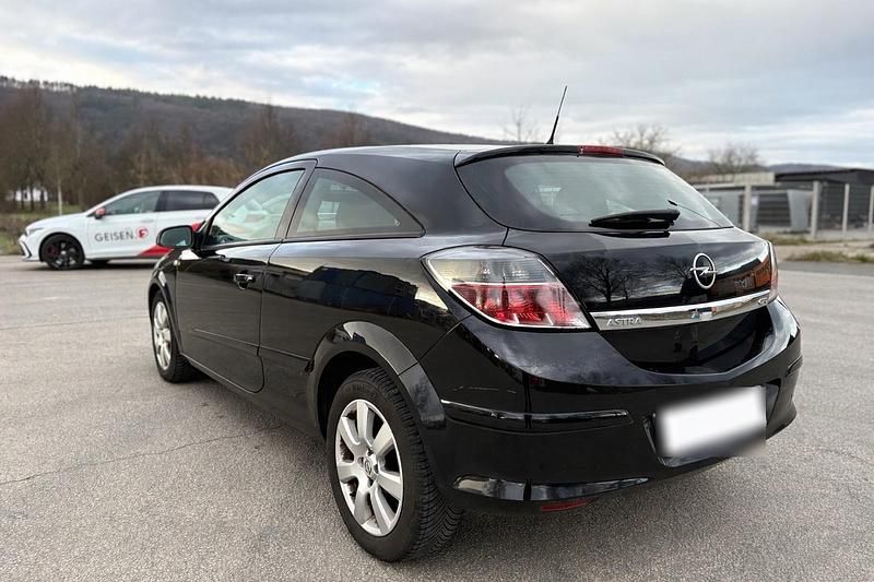 Gebraucht Opel Astra GTC 90 PS (66 kW) 2006 Schwarz Coupé