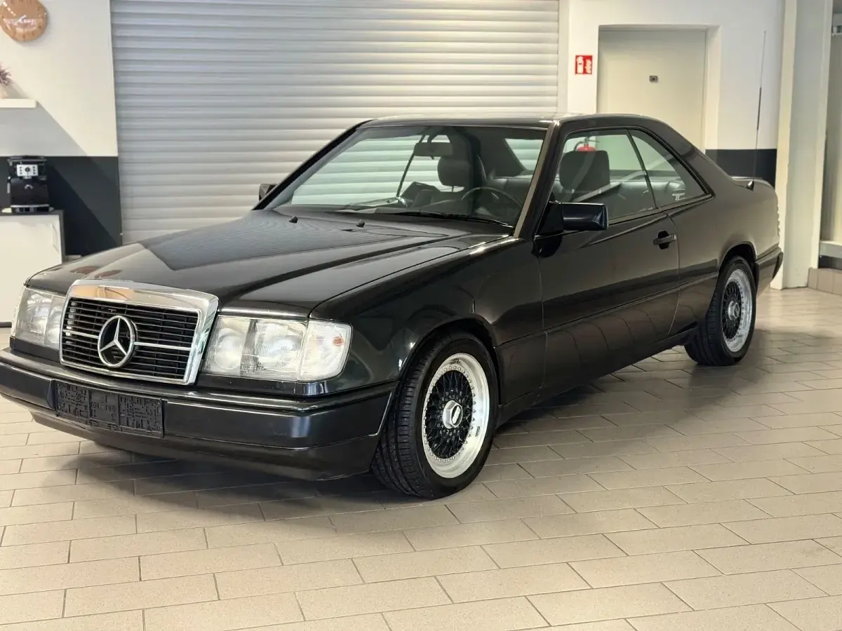 Second-hand Mercedes E300 184 CP (135 kW) 1988 Coupe