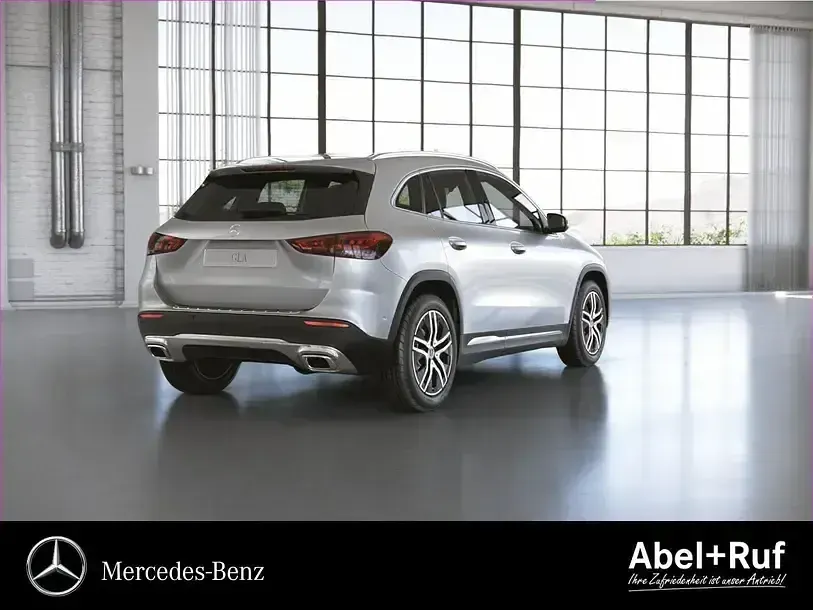Gebraucht Mercedes GLA200 Progressive 163 PS (119 kW) 2020 Silber SUV