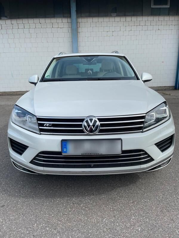 Weiß Gebraucht 2025 VW Touareg SUV | 26.900 € - Bild 1/4