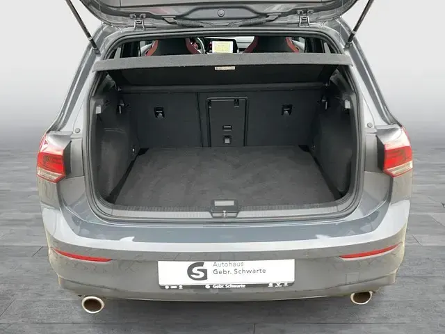 Gebraucht VW Golf VIII GTI 245 PS (180 kW) 2022 Grau Limousine