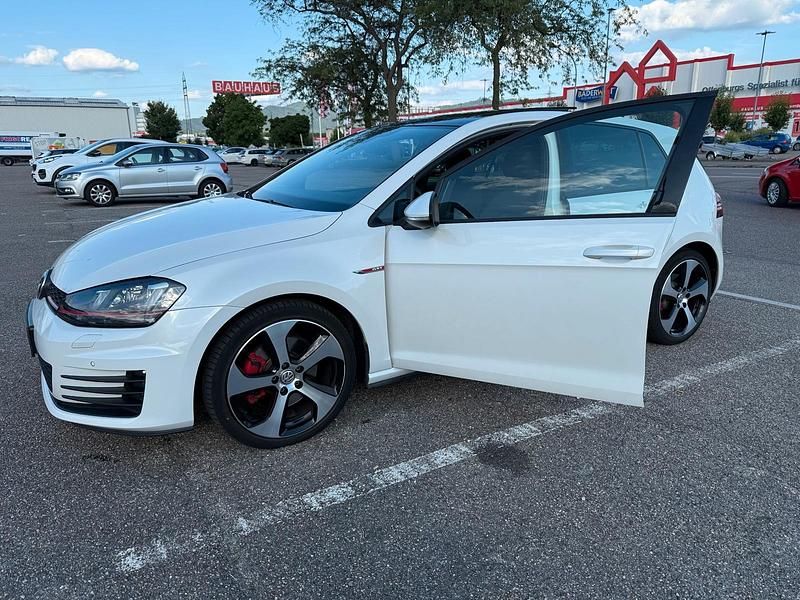 Weiß Gebraucht 2017 VW Golf VII GTI Limousine | 17.900 € (Guter Preis) - Bild 1/4