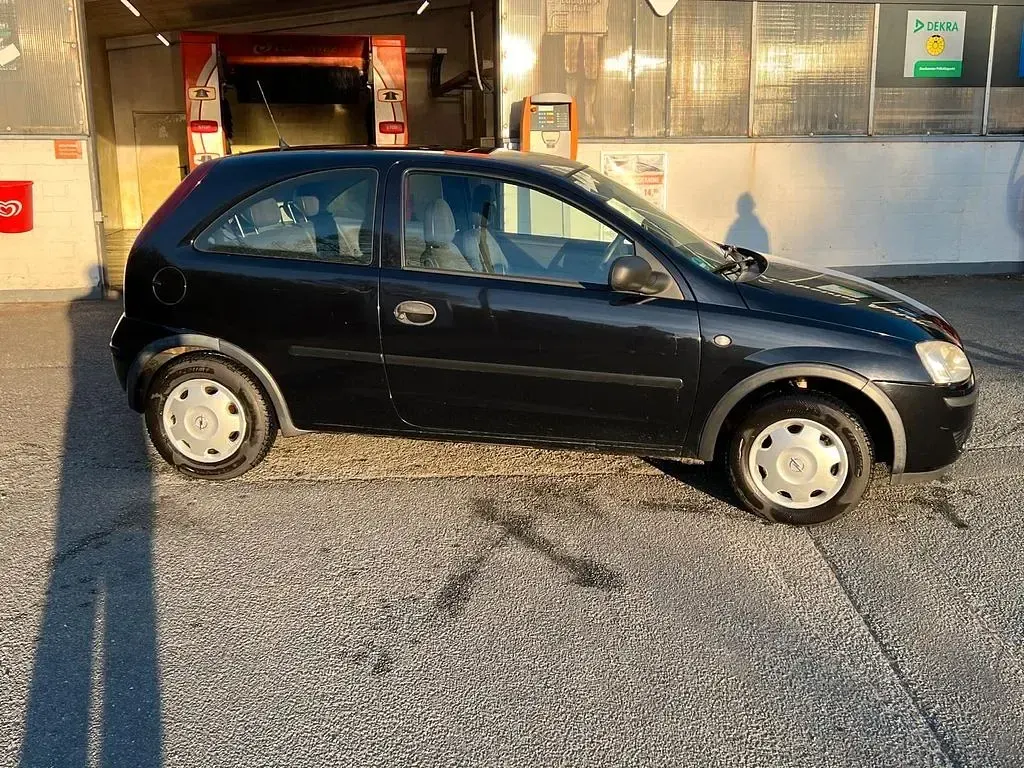 Używany Opel Corsa Eco 60 KM (44 kW) 2004 Czarny Hatchback