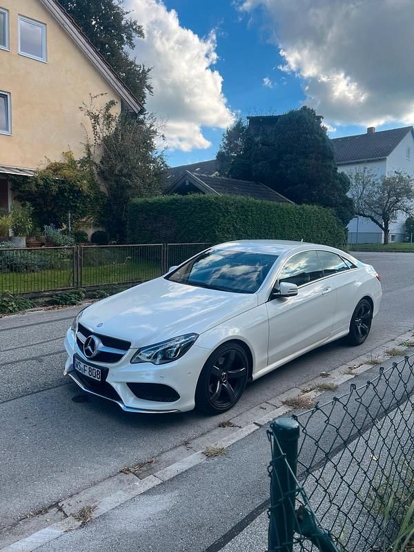 Gebraucht Mercedes E220 170 PS (125 kW) 2013 Weiß Coupé