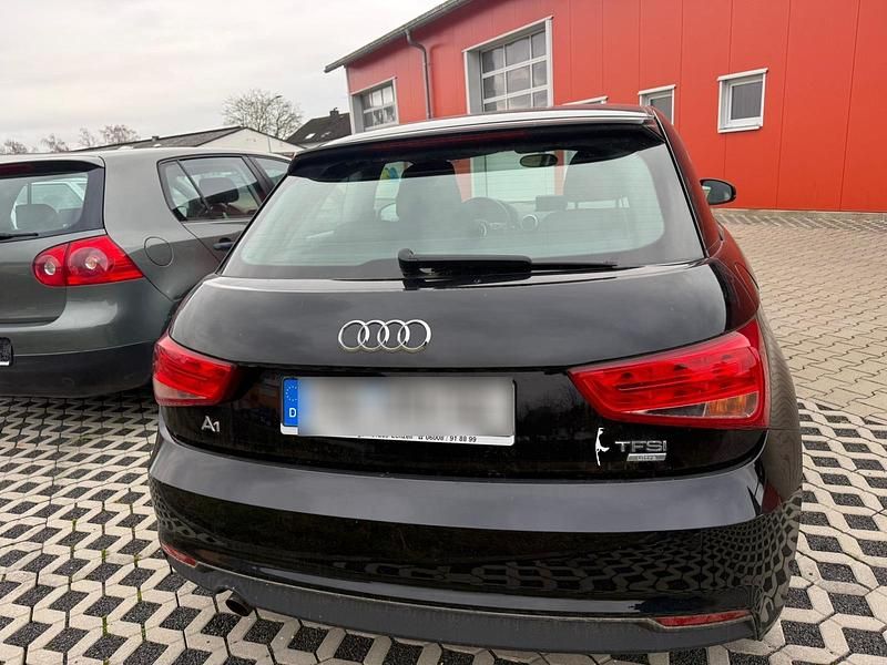 Gebraucht Audi A1 90 PS (66 kW) 2017 Schwarz Kleinwagen