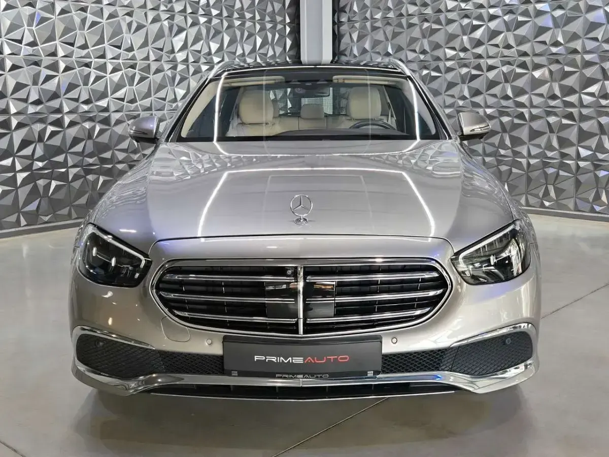 Gebraucht Mercedes E400 330 PS (242 kW) 2022 Mojavesilber Kombi