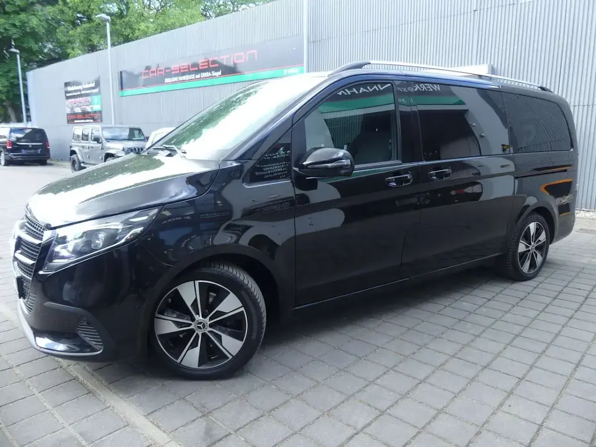 Gebraucht Mercedes V220 Style 163 PS (119 kW) 2024 Obsidianschwarz metallic Van / Kleinbus
