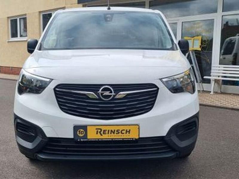 Gebraucht Opel Combo Selection 102 PS (75 kW) 2021 Weiß Van / Kleinbus