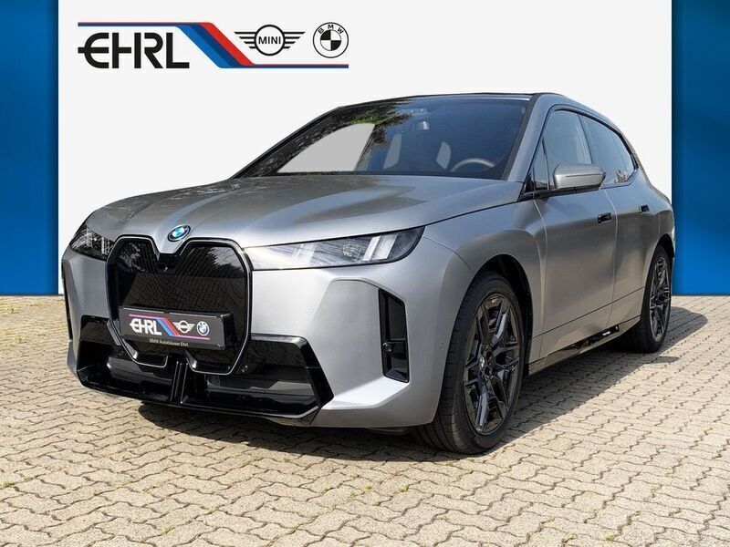 Grau Neu 2025 BMW iX M Sport SUV | 108.440 € (Teuer) - Bild 1/4