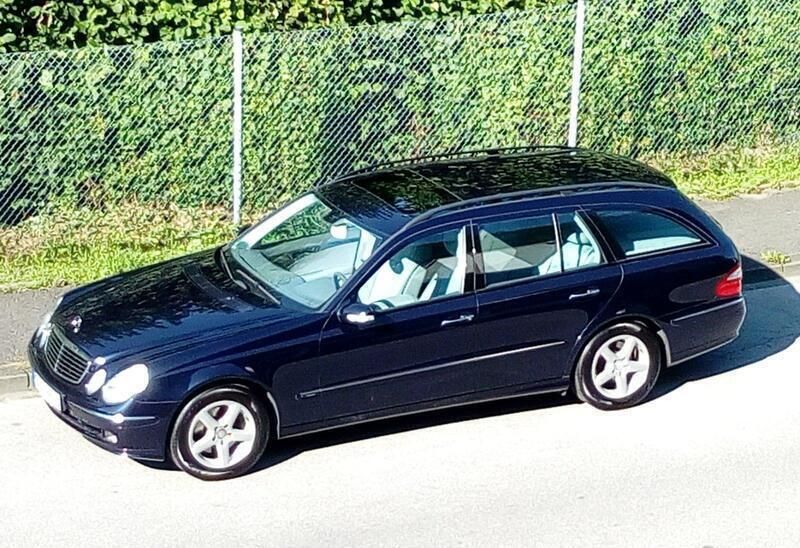 Blau Gebraucht 2006 Mercedes E280 Avantgarde Kombi | 12.950 € - Bild 1/3