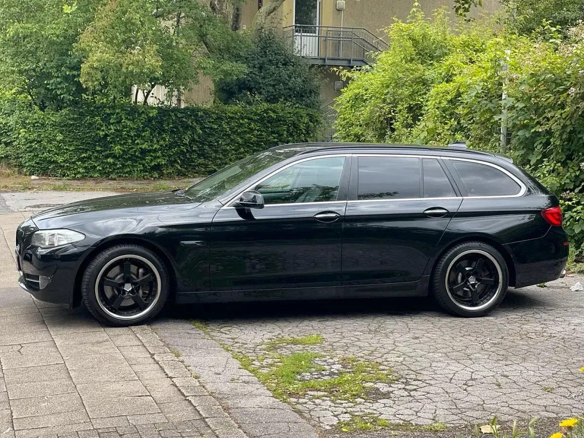 Gebraucht BMW 528 245 PS (180 kW) 2012 Schwarz Kombi