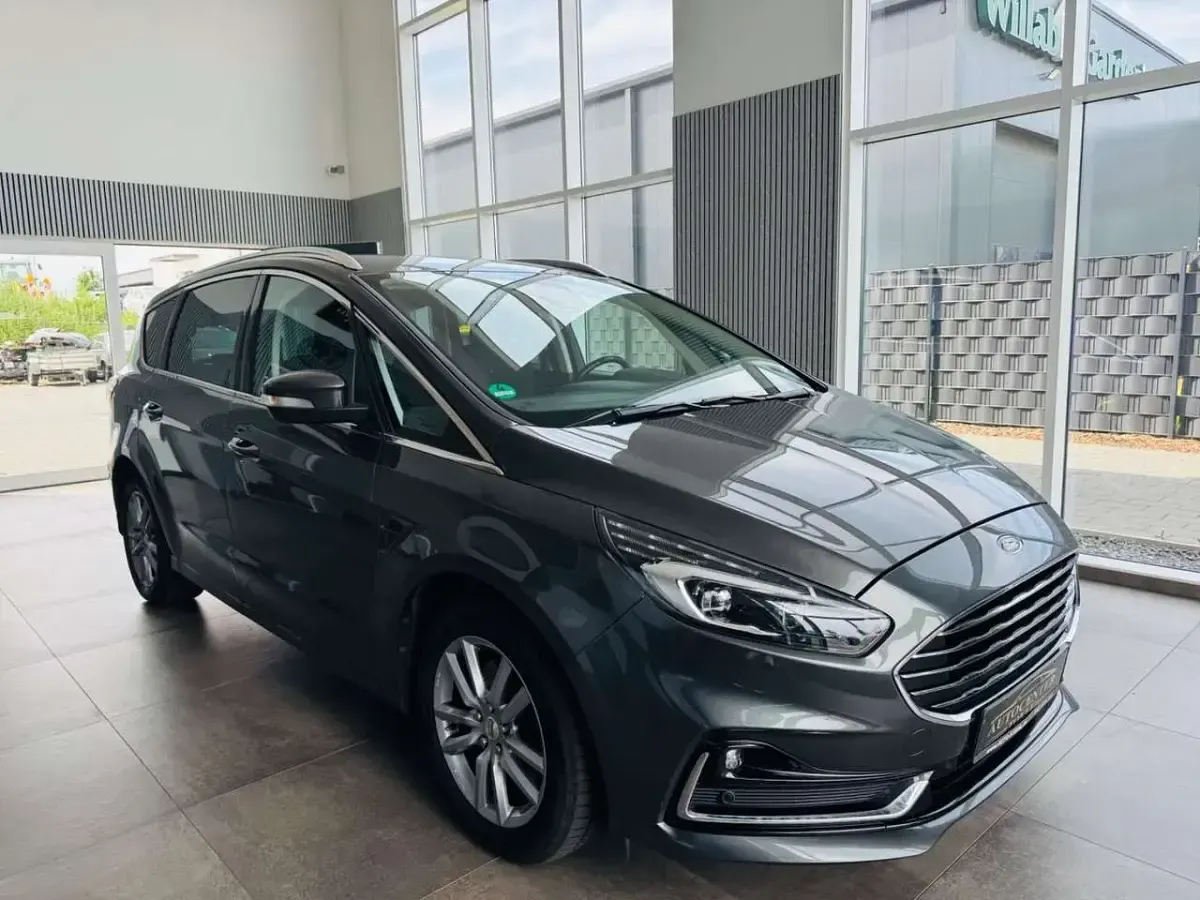 Gebraucht Ford S-MAX Titanium 190 PS (139 kW) 2021 Grau Van / Kleinbus