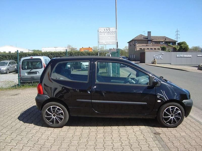 Używany Renault Twingo Initiale 75 KM (55 kW) 2005 Czarny Hatchback