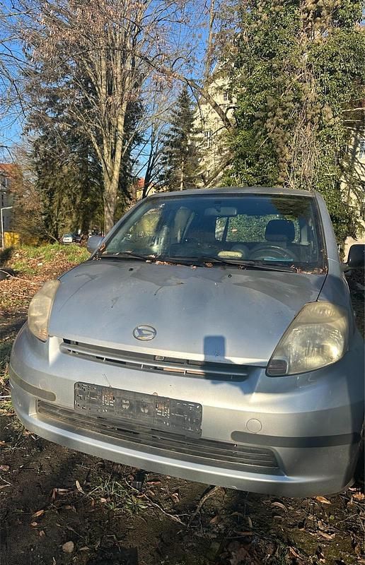 Grau Gebraucht 2007 Daihatsu Sirion Kleinwagen | 500 € (Superpreis) - Bild 1/4