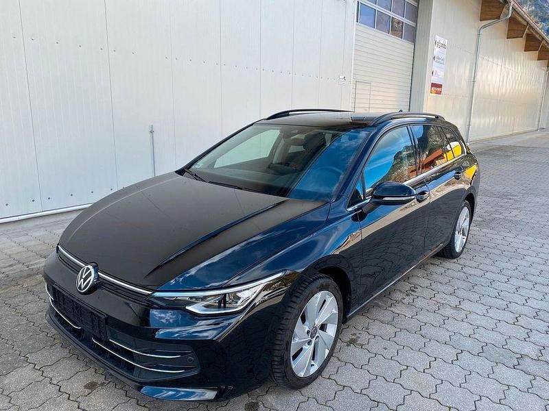 Gebraucht VW Golf VIII Style 150 PS (110 kW) 2025 Schwarz Limousine