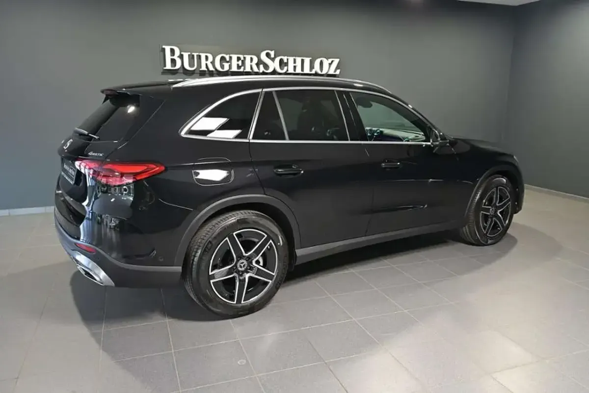 Gebraucht Mercedes GLC220 AMG 197 PS (144 kW) 2025 Metalliclack obsidianschwarz SUV