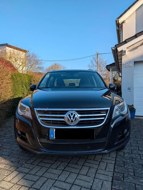 Gebraucht VW Tiguan Team 140 PS (102 kW) 2010 Schwarz SUV