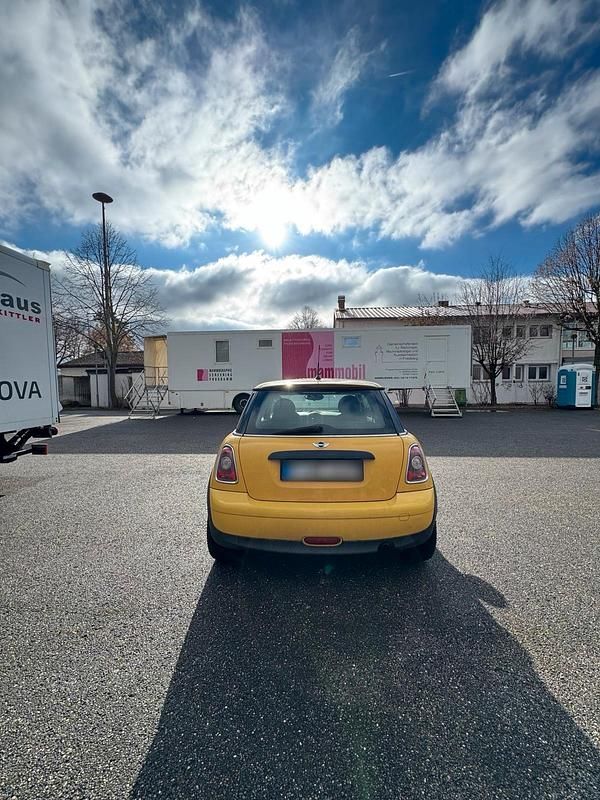 Gebraucht Mini Cooper 75 PS (55 kW) 2009 Gelb Kleinwagen