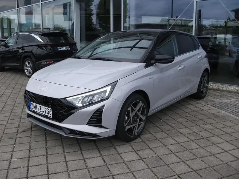Lumen grey Gebraucht 2024 Hyundai i20 Prime Kleinwagen | 24.590 € (Etwas zu teuer) - Bild 1/4