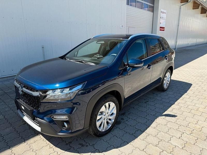 Neu Suzuki SX4 Comfort 110 PS (80 kW) 2026 Blau SUV