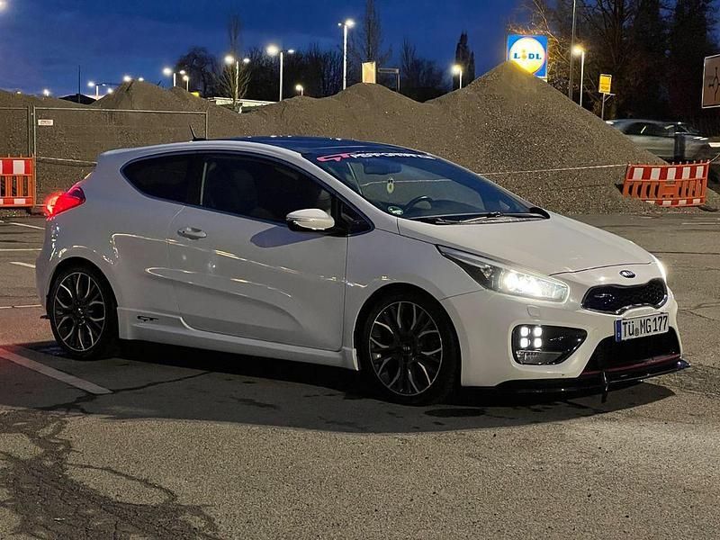 Gebraucht Kia ProCeed GT-Challenge 204 PS (150 kW) 2014 Weiß Kleinwagen