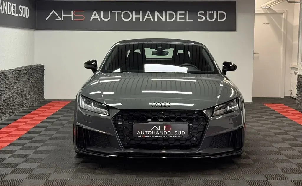 Używany Audi TT Competition 197 KM (144 kW) 2020 Szary Kabriolet