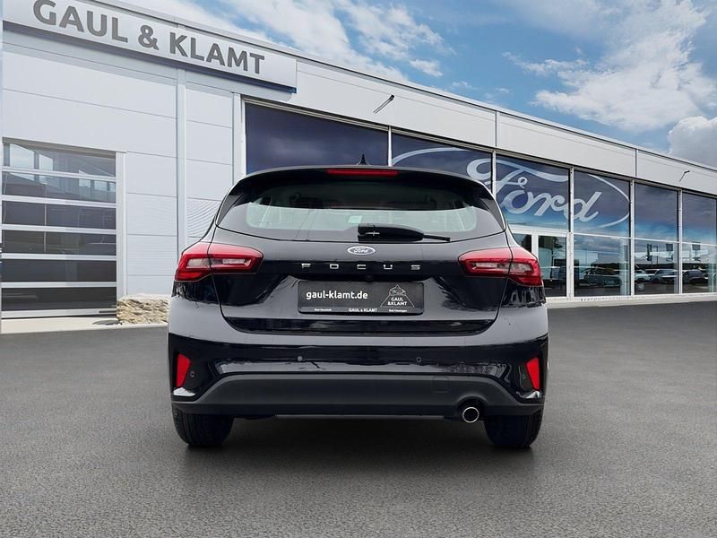 Neu Ford Focus Titanium 155 PS (114 kW) 2026 Obsidianschwarz metallic Limousine