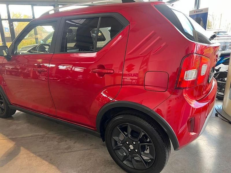 Gebraucht Suzuki Ignis Comfort+ 83 PS (61 kW) 2024 Rot Limousine