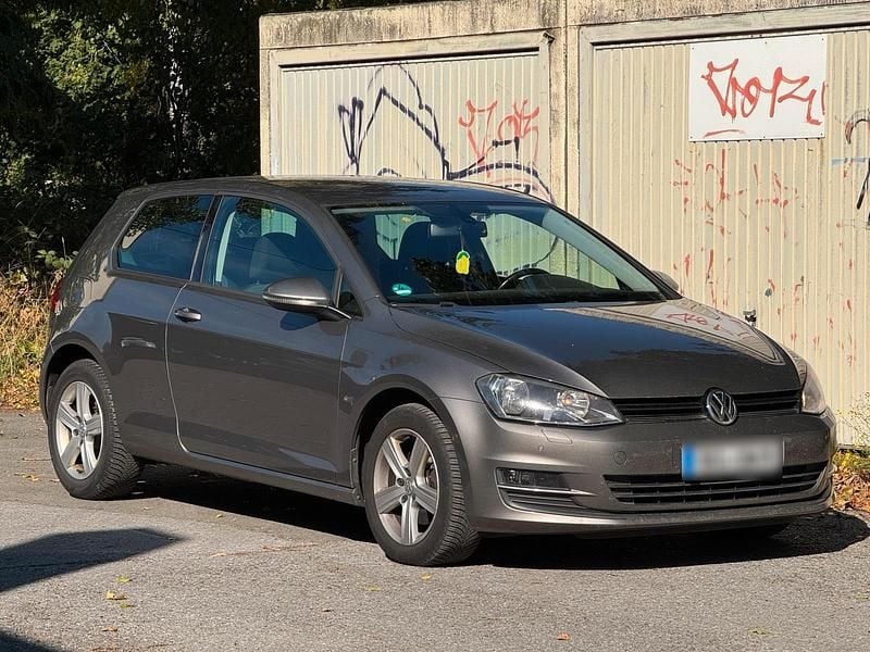 Beige Gebraucht 2013 VW Golf VII Kleinwagen | 4.250 € - Bild 1/4