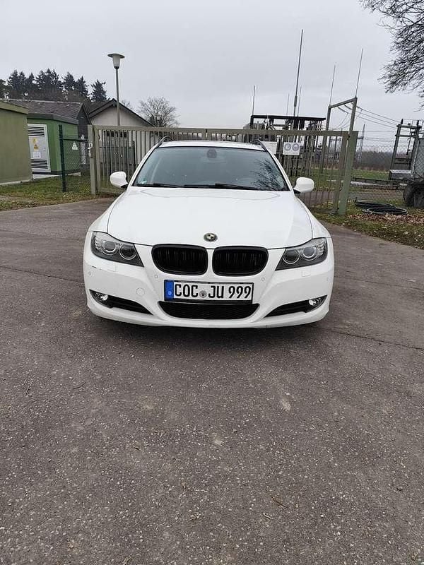 Gebraucht BMW 318 143 PS (105 kW) 2009 Weiß Kombi