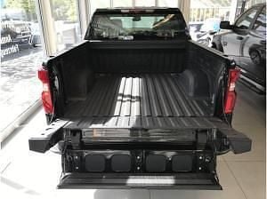 Gebraucht Chevrolet Silverado 426 PS (313 kW) 2024 Schwarz (diamond black) SUV