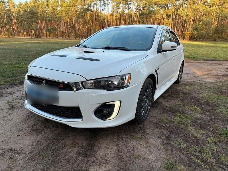 Weiß Gebraucht 2017 Mitsubishi Lancer Sportback Limousine | 8.999 € (Fairer Preis) - Bild 1/4