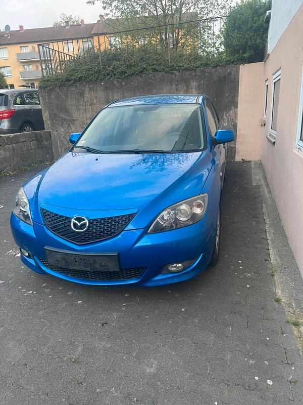 Usata Mazda 3 105 CV (77 kW) 2004 Blu Utilitaria