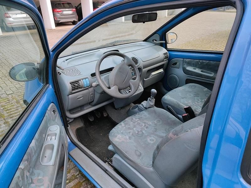 Używany Renault Twingo 58 KM (42 kW) 2005 Niebieski Hatchback