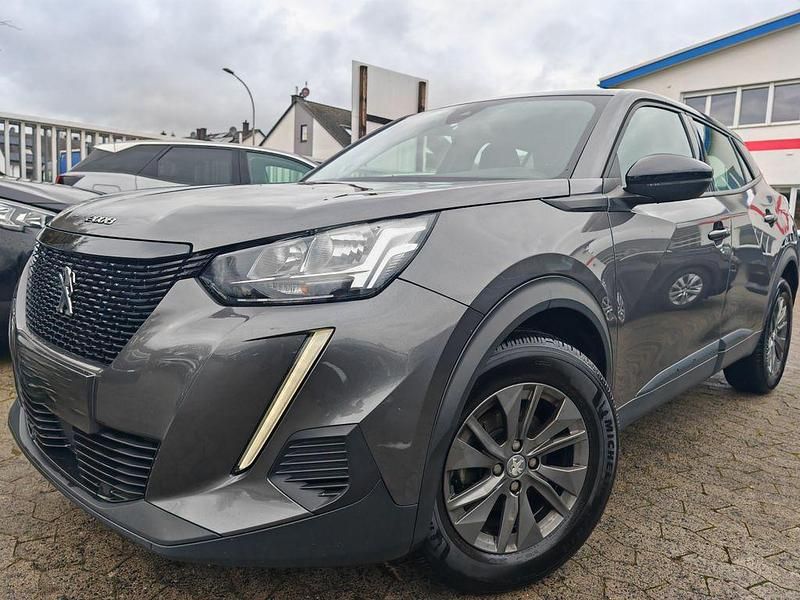 Grau Gebraucht 2022 Peugeot 2008 SUV | 12.971 € (Superpreis) - Bild 1/4