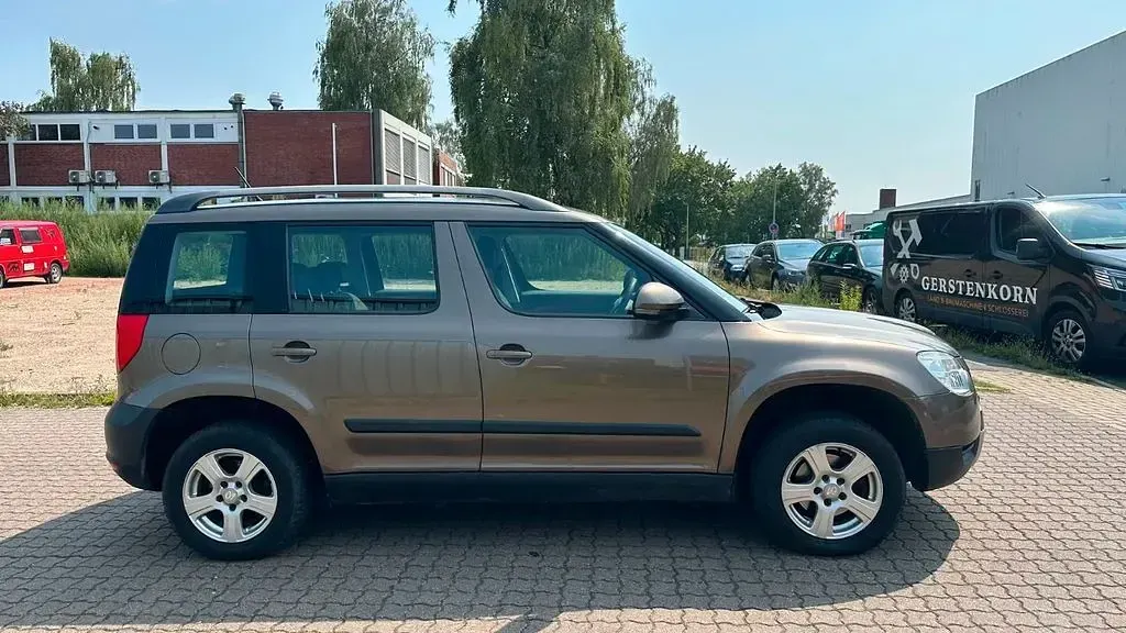Gebraucht Skoda Yeti Ambition 110 PS (80 kW) 2013 Braun SUV