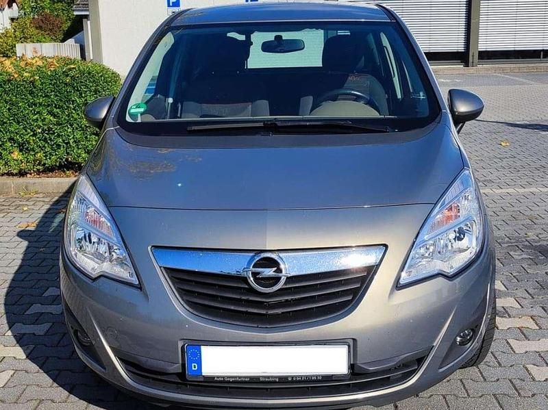 Grau Gebraucht 2011 Opel Meriva Selection Van / Kleinbus | 4.999 € (Fairer Preis) - Bild 1/4