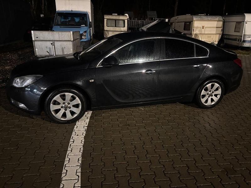 Gebraucht Opel Insignia 160 PS (117 kW) 2012 Schwarz Limousine
