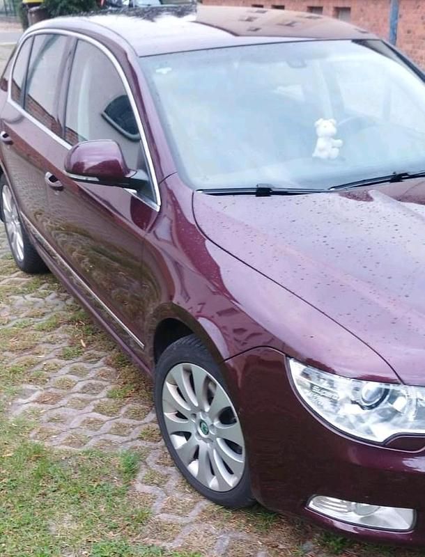 Rot Gebraucht 2009 Skoda Superb Limousine | 7.000 € (Fairer Preis) - Bild 1/4