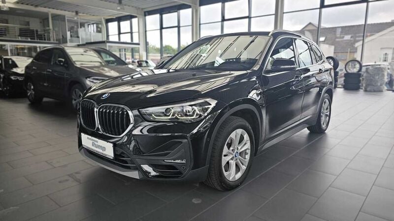 Schwarz Gebraucht 2022 BMW X1 Advantage SUV | 26.990 € (Fairer Preis) - Bild 1/4
