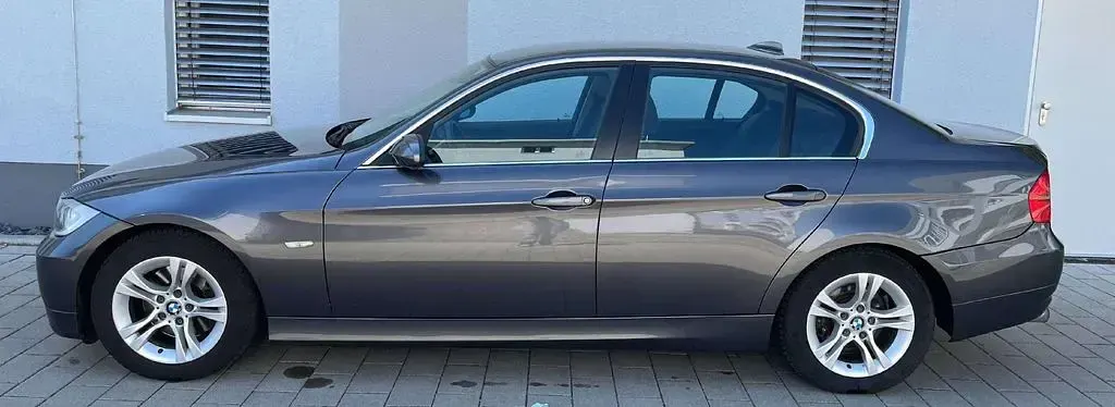 Gebraucht BMW 325 Sport Line 218 PS (160 kW) 2008 Grau Limousine