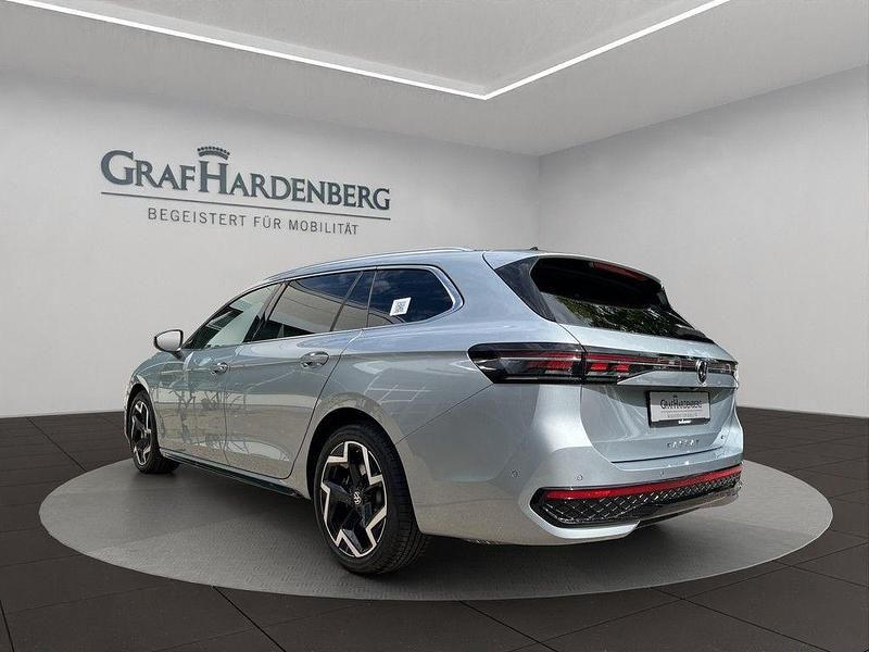 Gebraucht VW Passat R-line 265 PS (194 kW) 2025 Silber Kombi