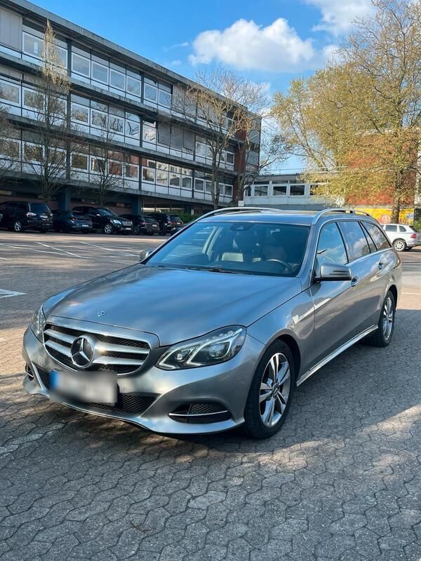Silber Gebraucht 2014 Mercedes E220 Avantgarde Kombi | 12.500 € (Fairer Preis) - Bild 1/4