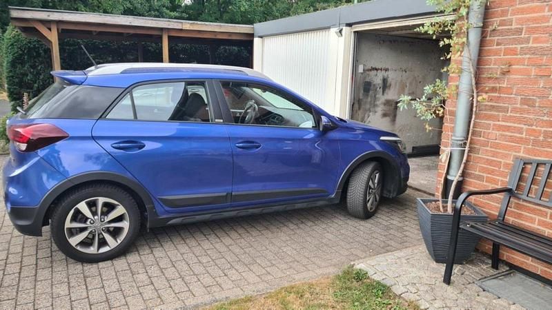 Blau Gebraucht 2020 Hyundai i20 Active Kleinwagen | 14.500 € (Fairer Preis) - Bild 1/4