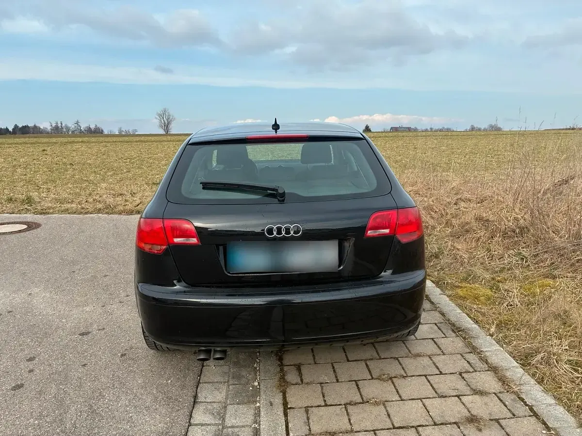 Używany Audi A3 Ambiente 105 KM (77 kW) 2005 Czarny Hatchback