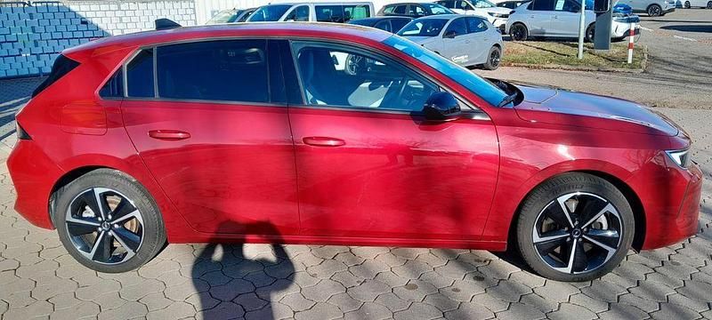 Gebraucht Opel Astra Edition 181 PS (133 kW) 2022 Rot Limousine