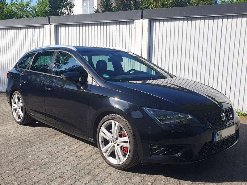 Schwarz Gebraucht 2015 Seat Leon ST Kombi | 18.899 € (Fairer Preis) - Bild 1/4