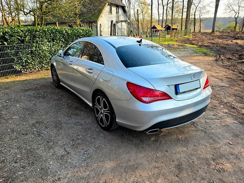 Gebraucht Mercedes CLA200 156 PS (114 kW) 2016 Silber Limousine